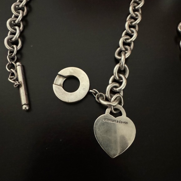 *SOLD* Authentic Tiffany & Co. Heart Toggle Set - Picture 4 of 9